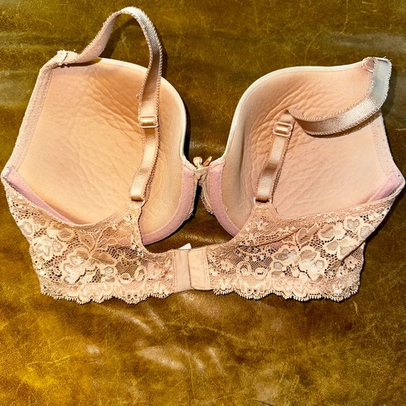 Victoria Secret Bras - Picture 4 of 5